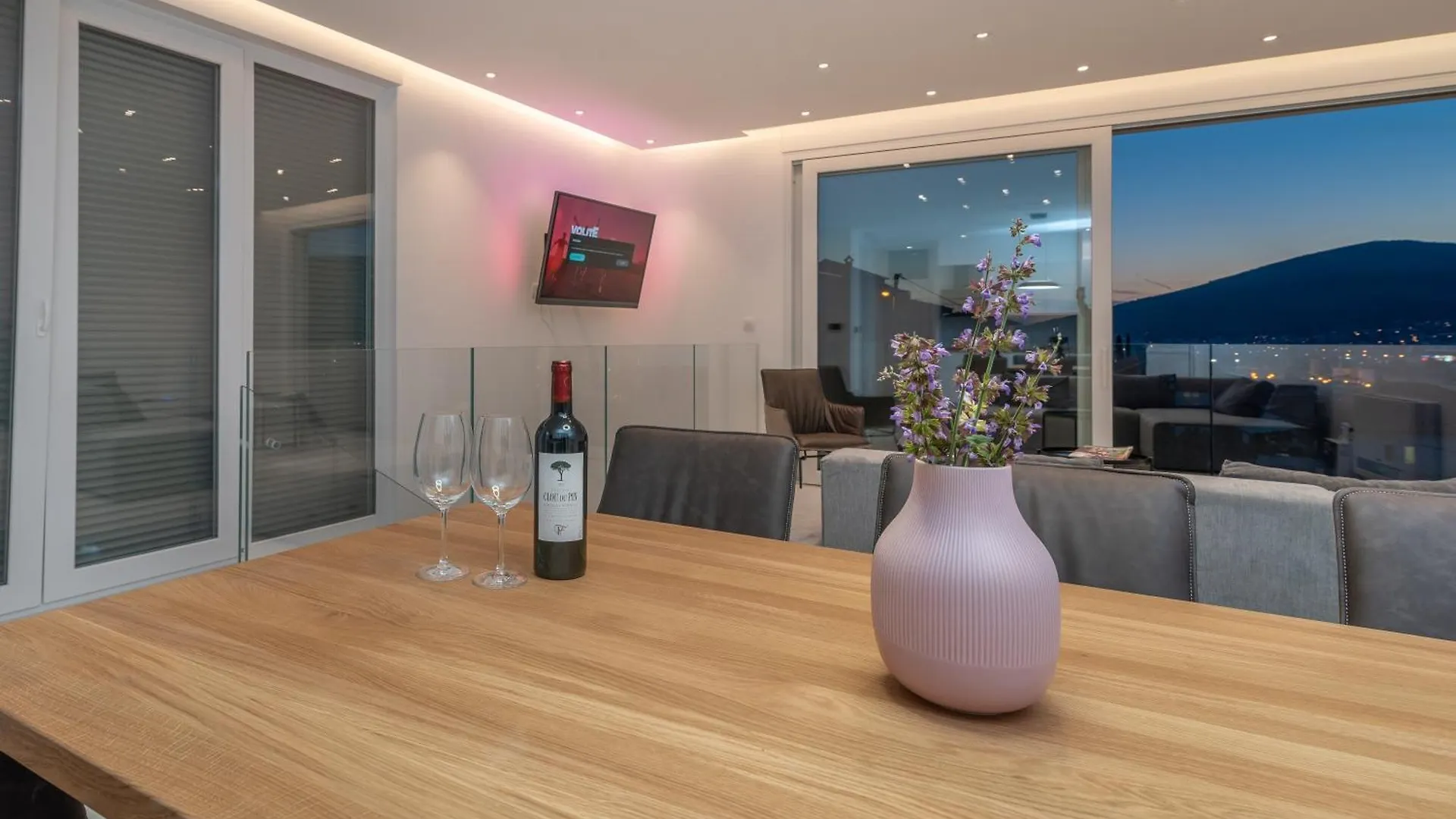 Villa Amazing View 트로기르